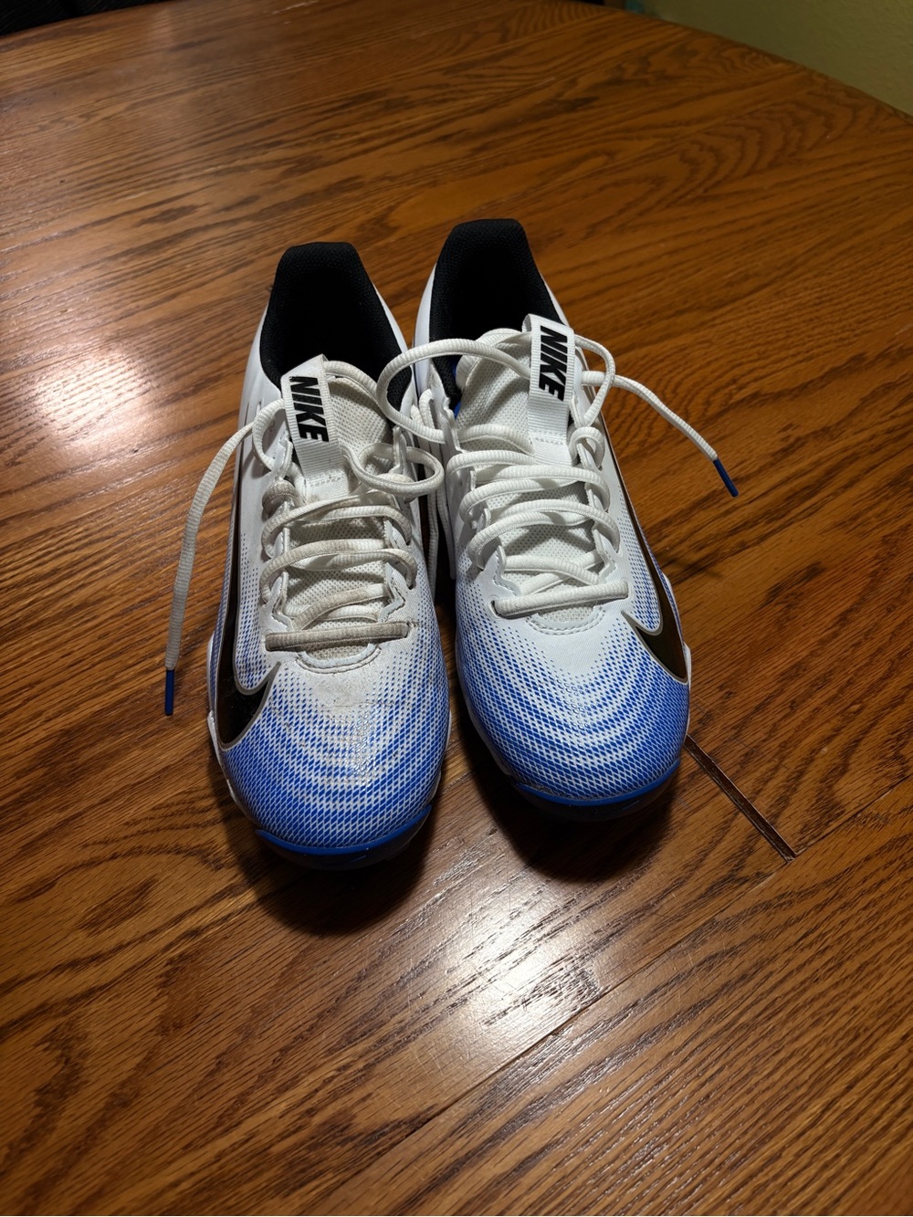 Nike White & Blue Men's Athletic Trainers